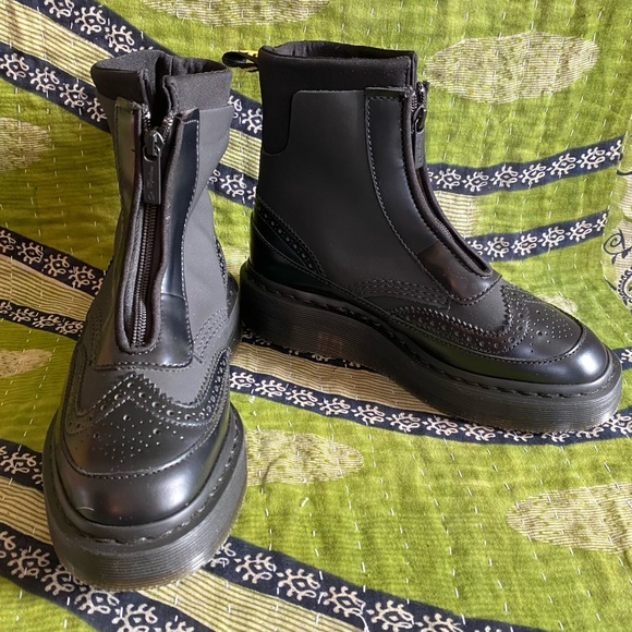 NWOB Rare Dr. Martens Black Jemison Wingtip Zip Up Wedge Combat Boots Size 6 - Picture 2 of 16